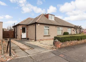 Semi-detached bungalow For Sale in Edinburgh