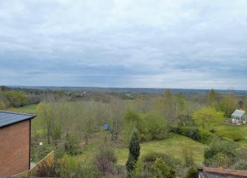 Detached house For Sale in Frodsham