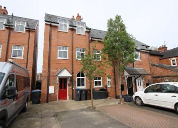 Detached house To Rent in Leek