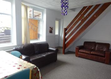 Flat To Rent in Hyde