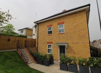 Flat To Rent in Maidenhead
