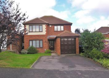 Detached house For Sale in Woking