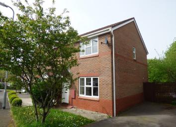 Semi-detached house To Rent in Neath