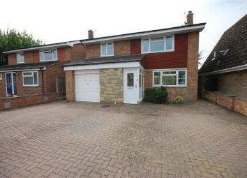 Detached house For Sale in Aylesbury