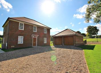 3 Bedroom Detached house to rent
