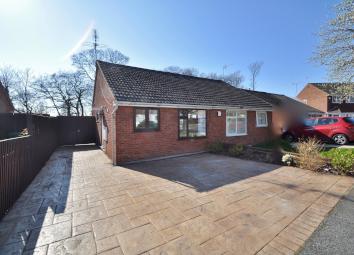 Semi-detached bungalow To Rent in Wallasey