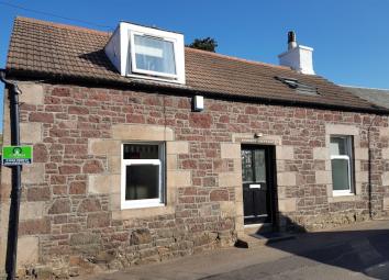 Detached house For Sale in Biggar