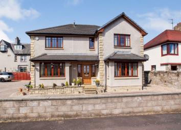 Detached house For Sale in Leven