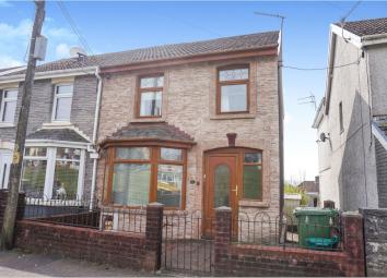 Semi-detached house For Sale in Porth