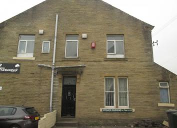 Studio To Rent in Bradford