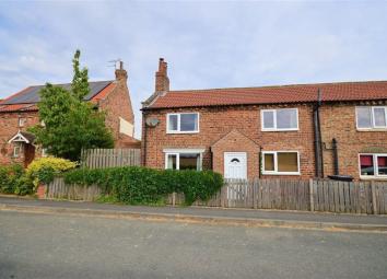 Semi-detached house To Rent in Selby