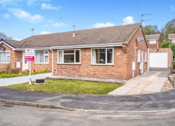Semi-detached bungalow For Sale in Loughborough