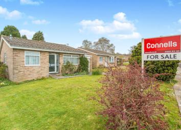 Detached bungalow For Sale in Sherborne