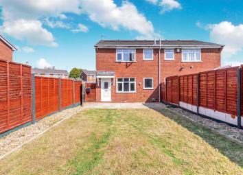 Semi-detached house For Sale in Tipton