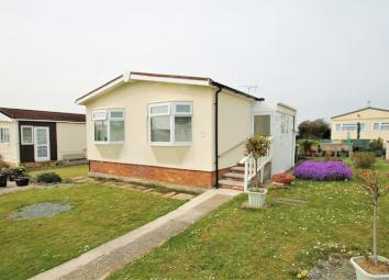Detached bungalow For Sale in Cirencester