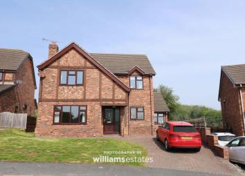 Detached house For Sale in Denbigh