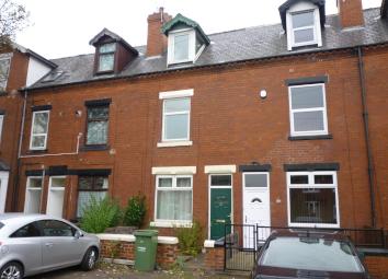 Terraced house To Rent in Wakefield