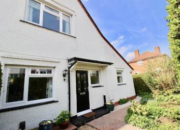 Semi-detached house For Sale in Stone