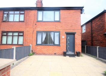 Semi-detached house For Sale in Leigh