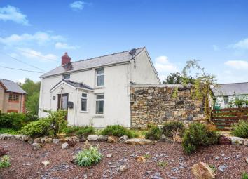Detached house For Sale in Aberdare
