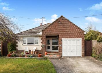 Detached bungalow For Sale in Salisbury