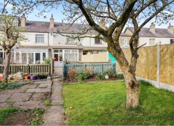 Terraced house For Sale in Bingley