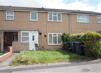 Terraced house For Sale in Salisbury