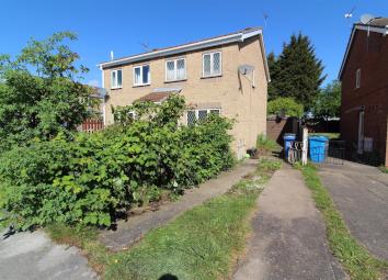 Semi-detached house For Sale in Hull
