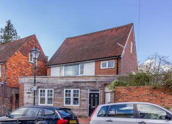 3 Bedroom Maisonette for sale