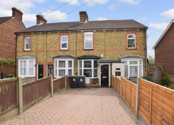 Terraced house For Sale in Canterbury