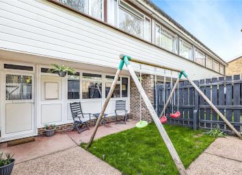 Terraced house For Sale in Uxbridge