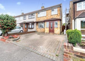 3 Bedroom End terrace house for sale
