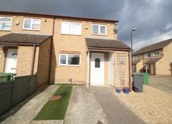 Semi-detached house To Rent in Slough
