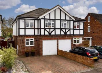 Semi-detached house For Sale in Epsom
