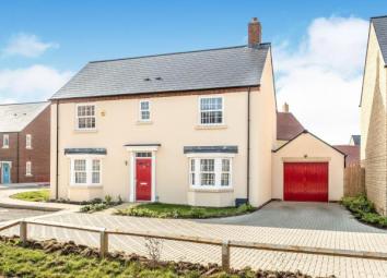 Detached house For Sale in Bicester