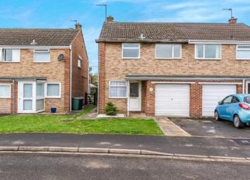 Semi-detached house For Sale in Bicester
