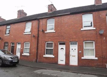 Terraced house For Sale in Leek