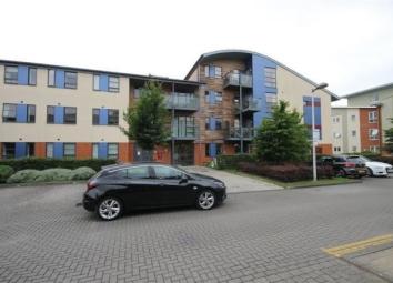 Flat For Sale in Chertsey