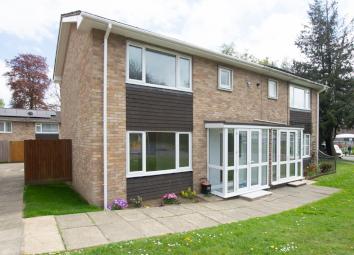 Semi-detached house For Sale in Ashford