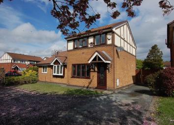 Semi-detached house For Sale in Ashton-under-Lyne