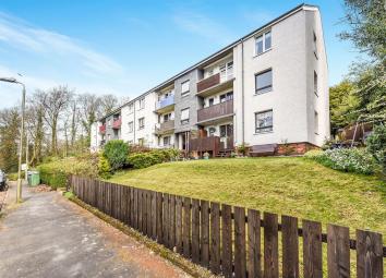 Flat For Sale in Johnstone