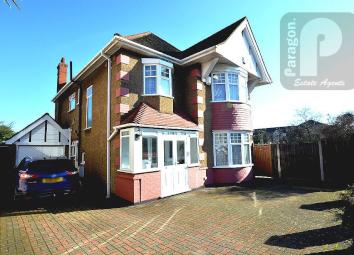Detached house To Rent in Harrow