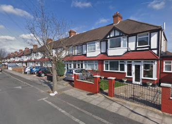 Detached house To Rent in Mitcham