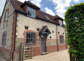Detached house For Sale in Midhurst