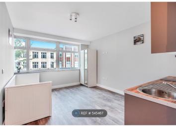 Flat To Rent in Romford