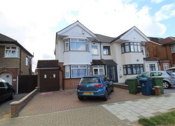 Semi-detached house To Rent in Stanmore
