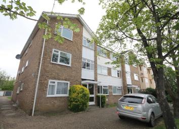 Flat For Sale in Ashford