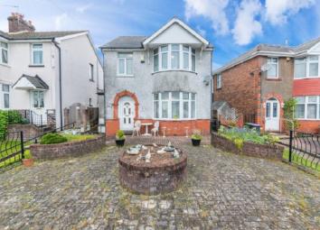 Detached house For Sale in Pontypool