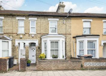 Terraced house For Sale in Bedford