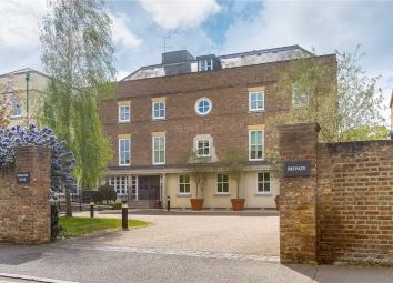 Flat For Sale in Richmond